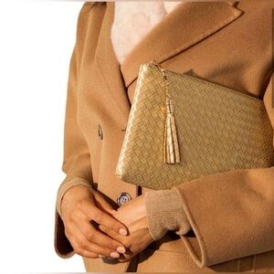 NWT Virginia Wolf For Curateur Metallic Gold Woven Clutch From Rachel Zoe